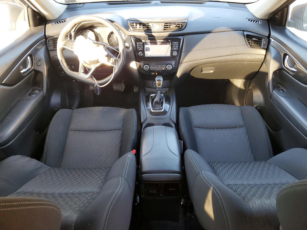 2017 NISSAN ROGUE SV photo 8