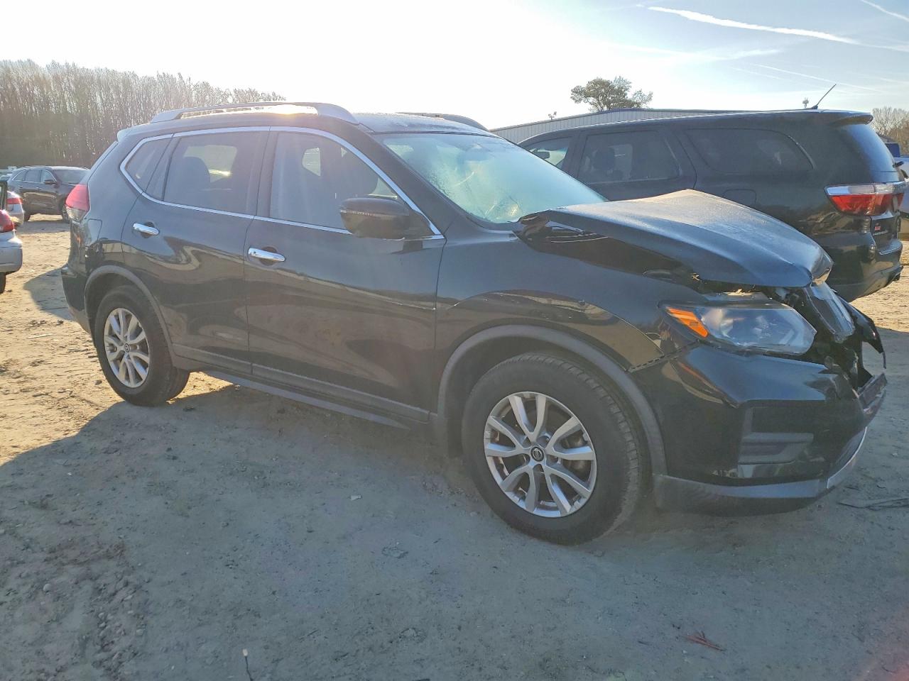 2017 NISSAN ROGUE SV photo 4