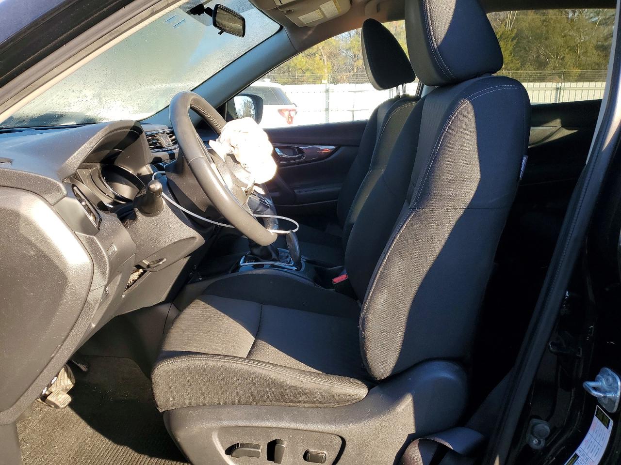 2017 NISSAN ROGUE SV photo 7