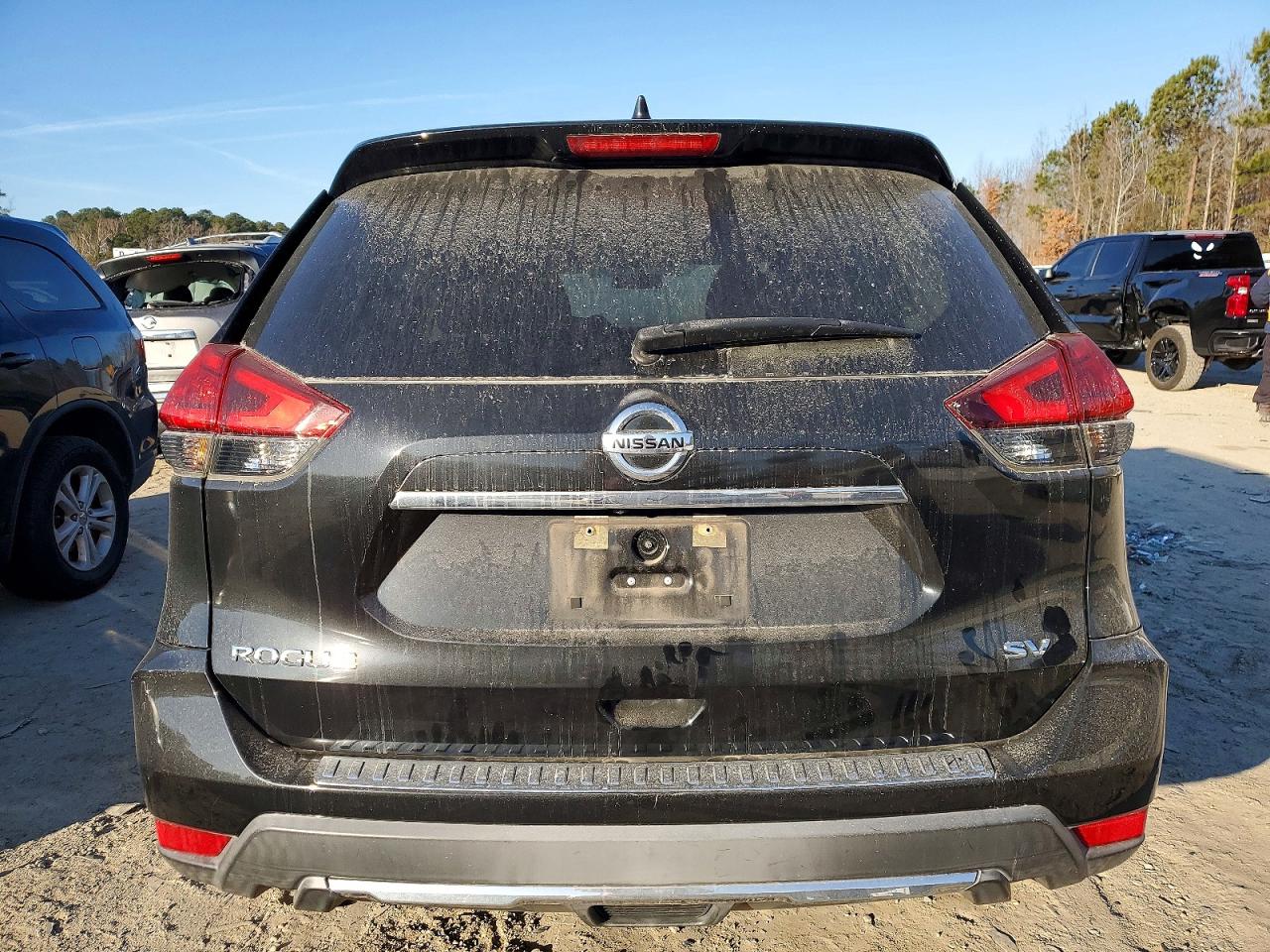 2017 NISSAN ROGUE SV photo 6
