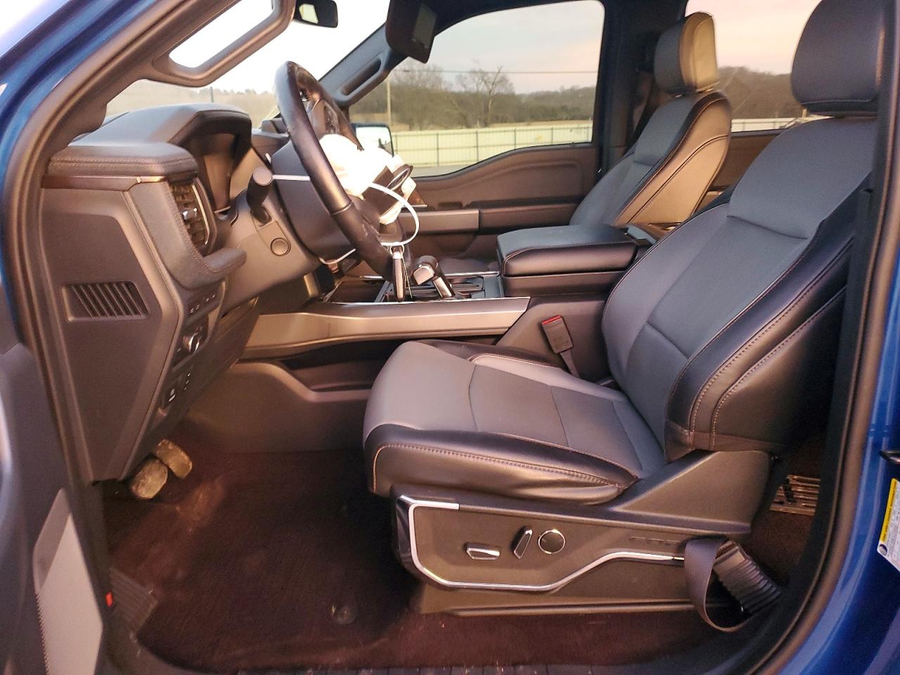 2022 FORD F150 LIGHTNING PRO photo 7