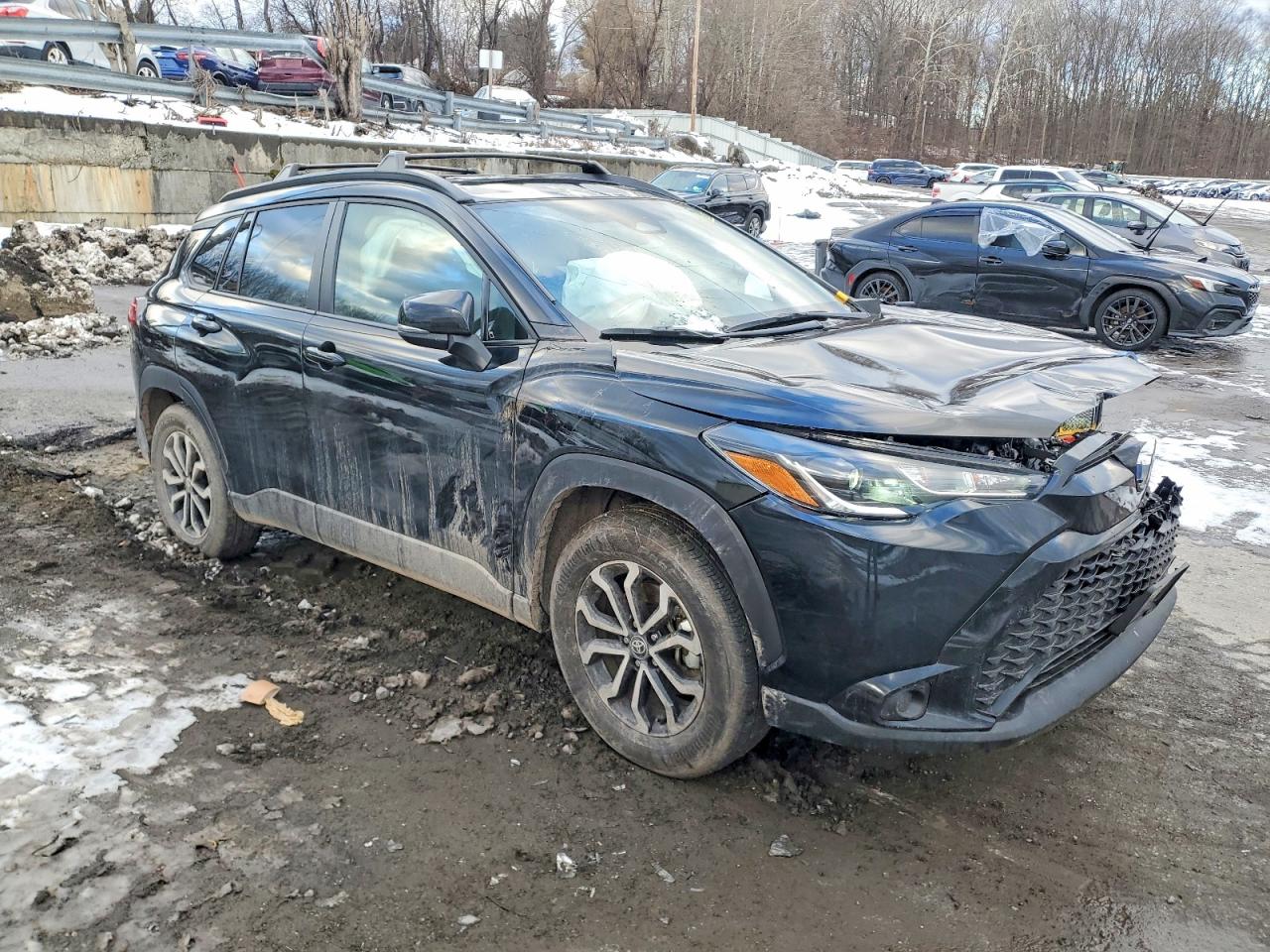 2025 TOYOTA COROLLA CROSS SE photo 4
