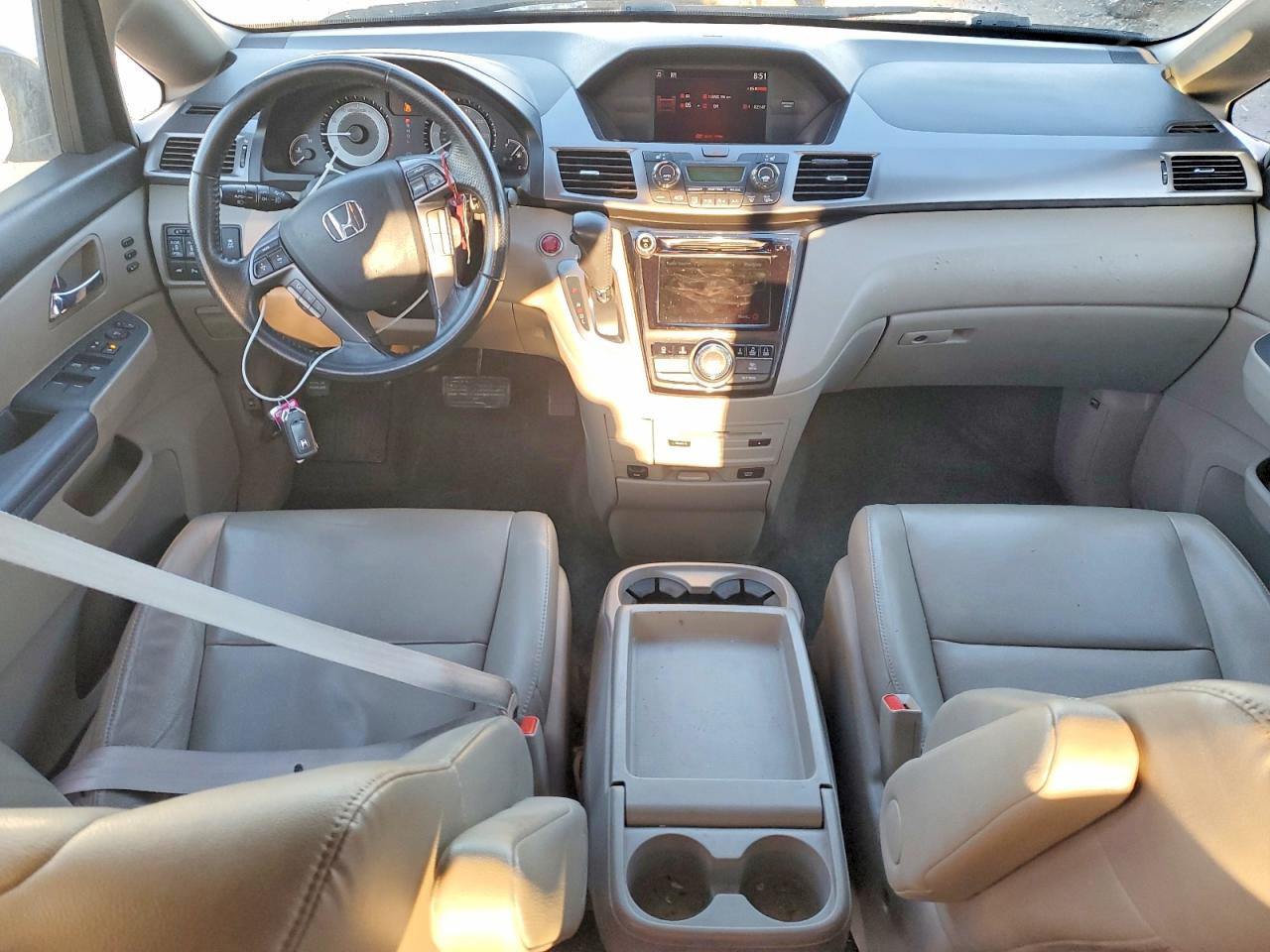 2014 HONDA ODYSSEY TOURING photo 8