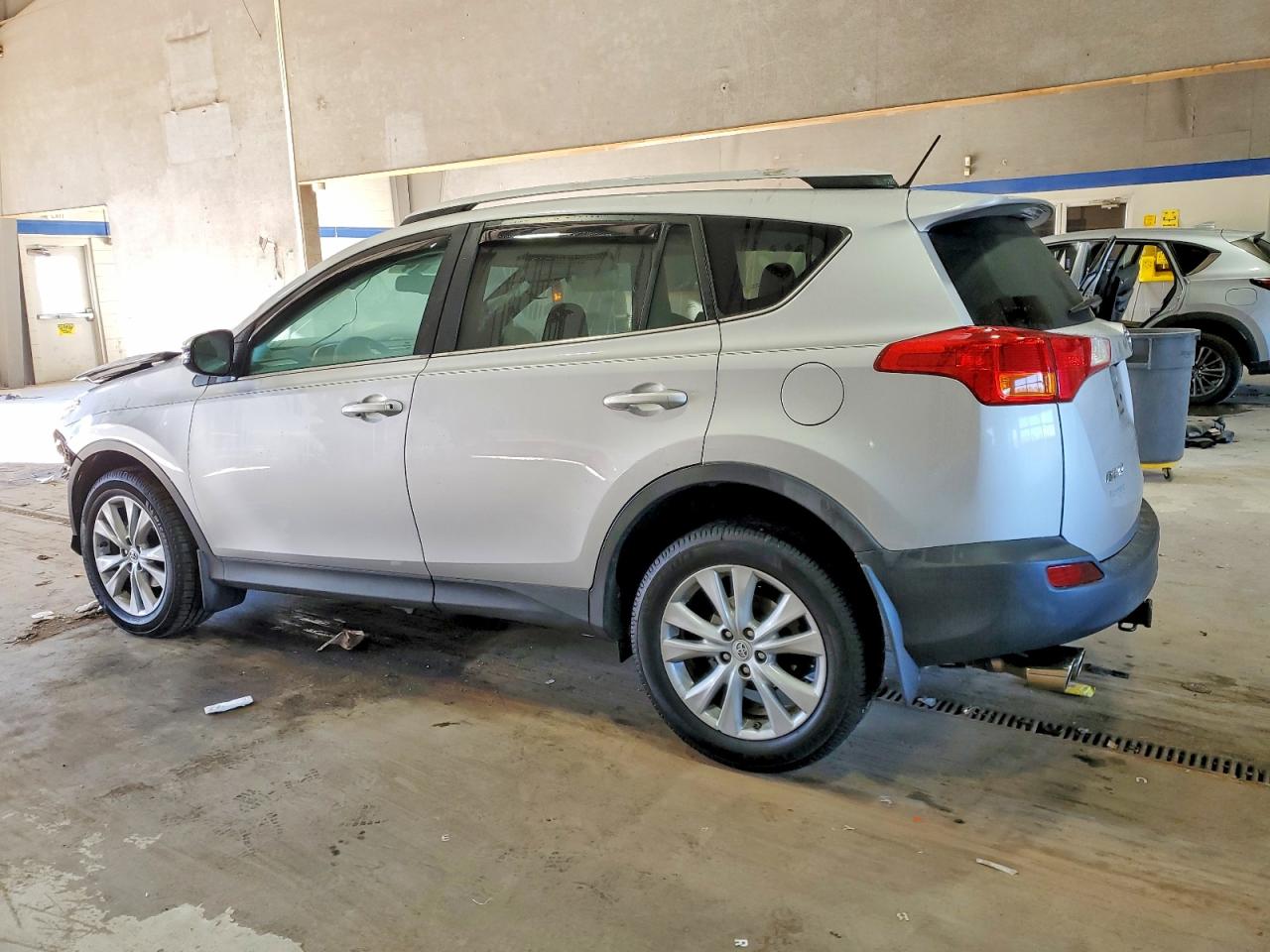 2015 TOYOTA RAV4 LIMITED photo 2