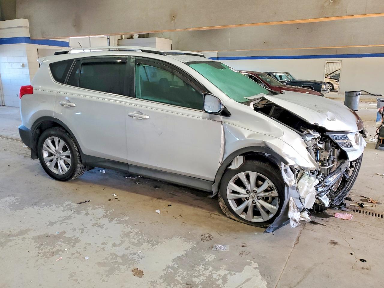 2015 TOYOTA RAV4 LIMITED photo 4