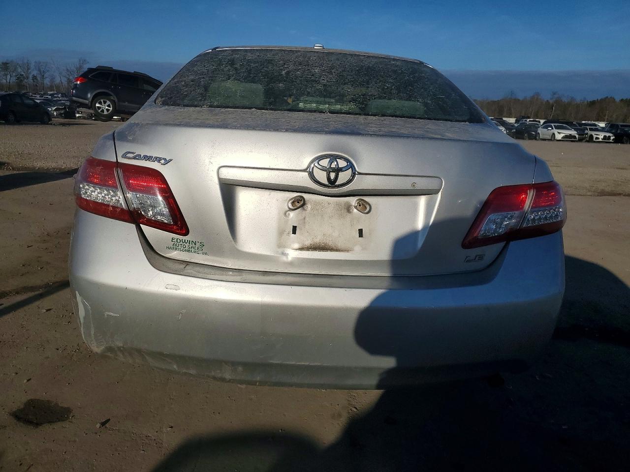2011 TOYOTA CAMRY BASE photo 6