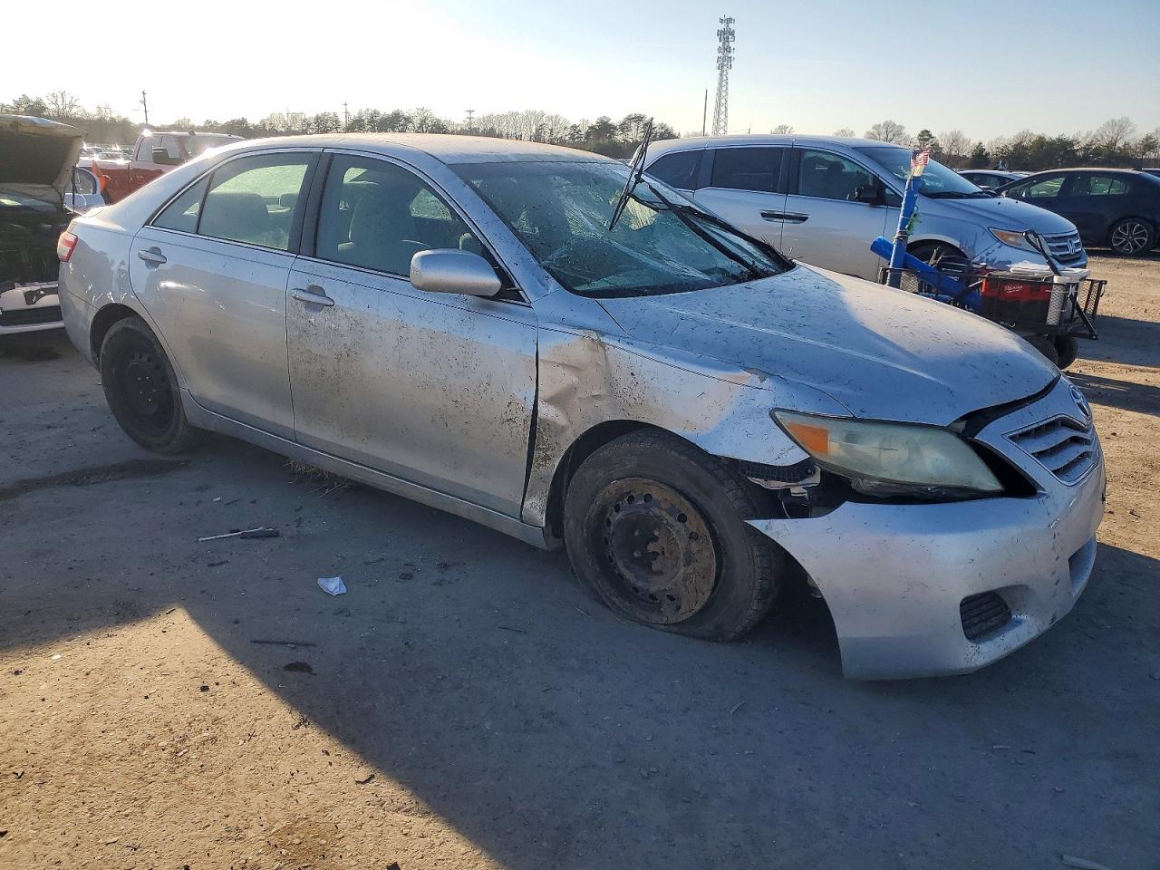 2011 TOYOTA CAMRY BASE photo 4