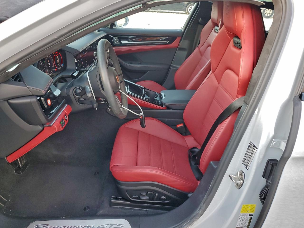 2025 PORSCHE PANAMERA GTS photo 7