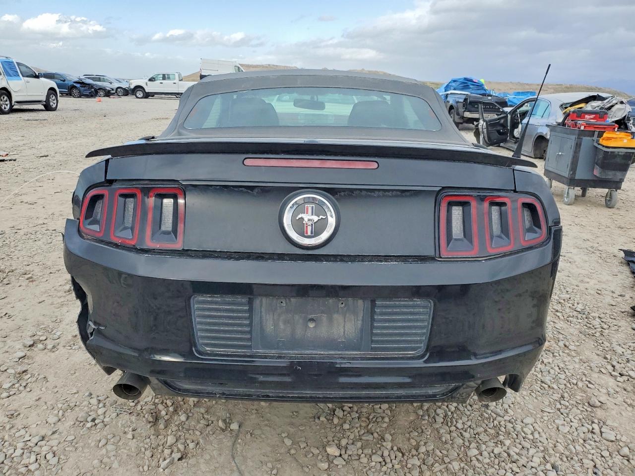 2014 FORD MUSTANG photo 16