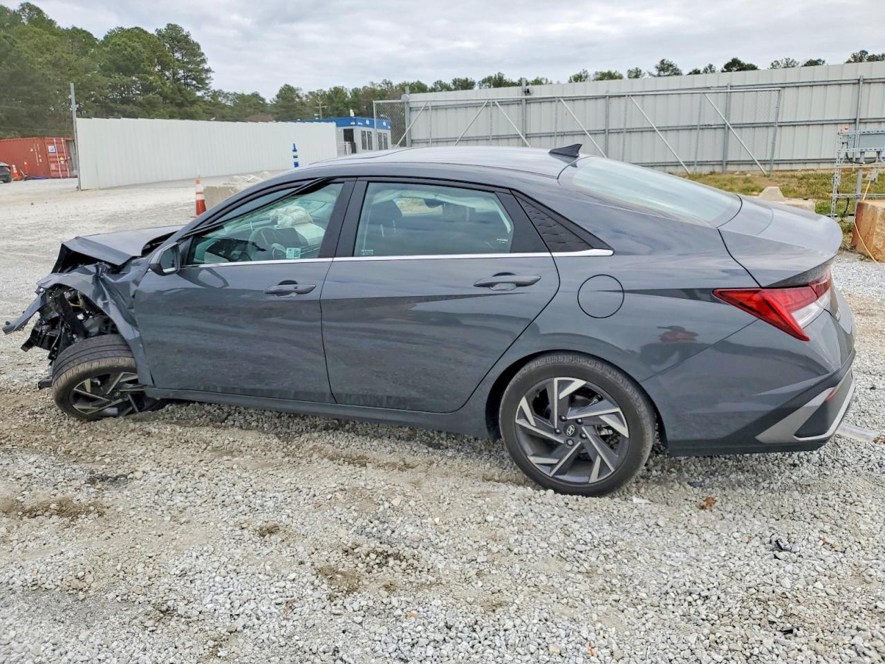 2024 HYUNDAI ELANTRA SEL photo 2