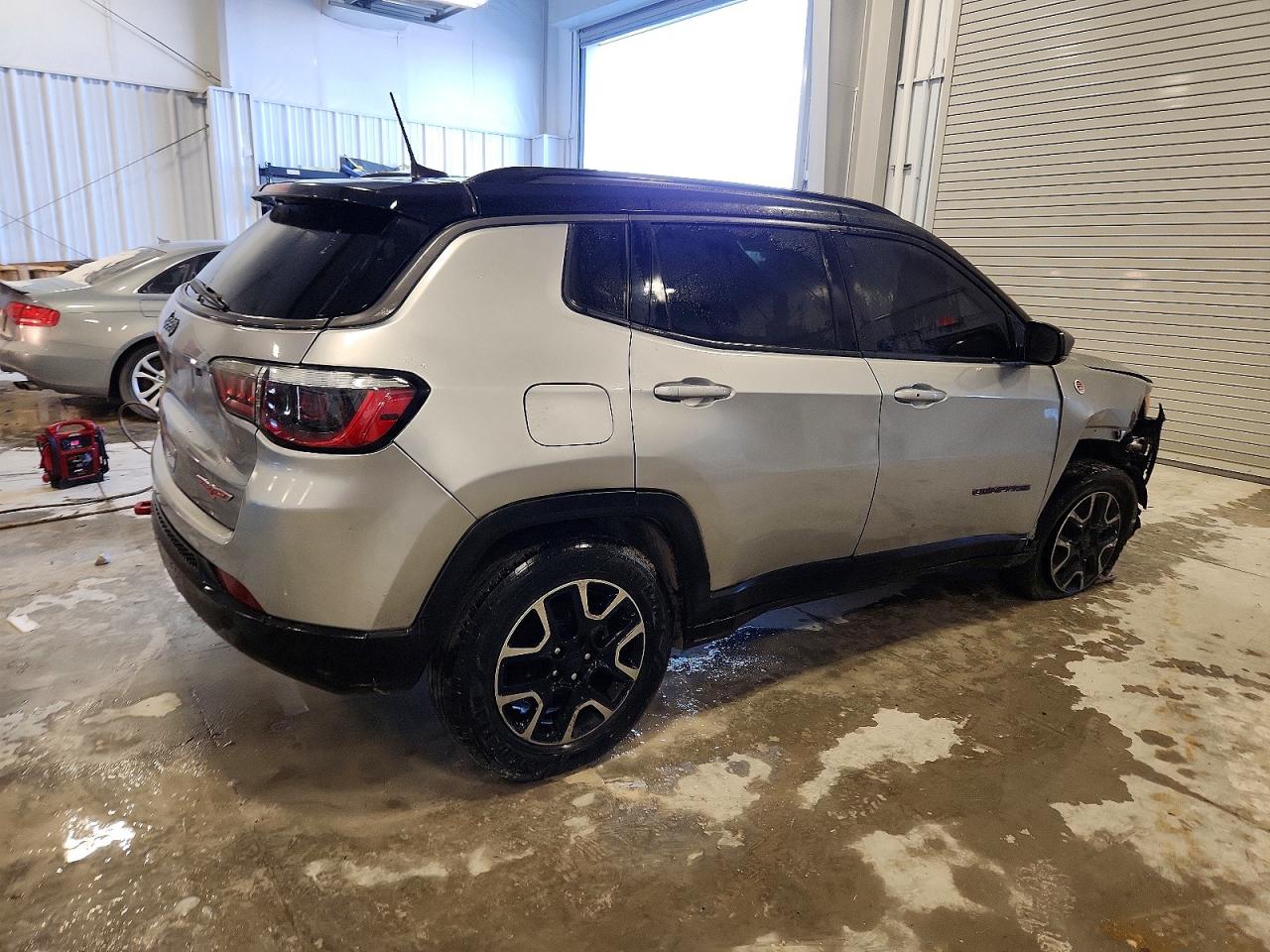 2019 JEEP COMPASS TRAILHAWK photo 3