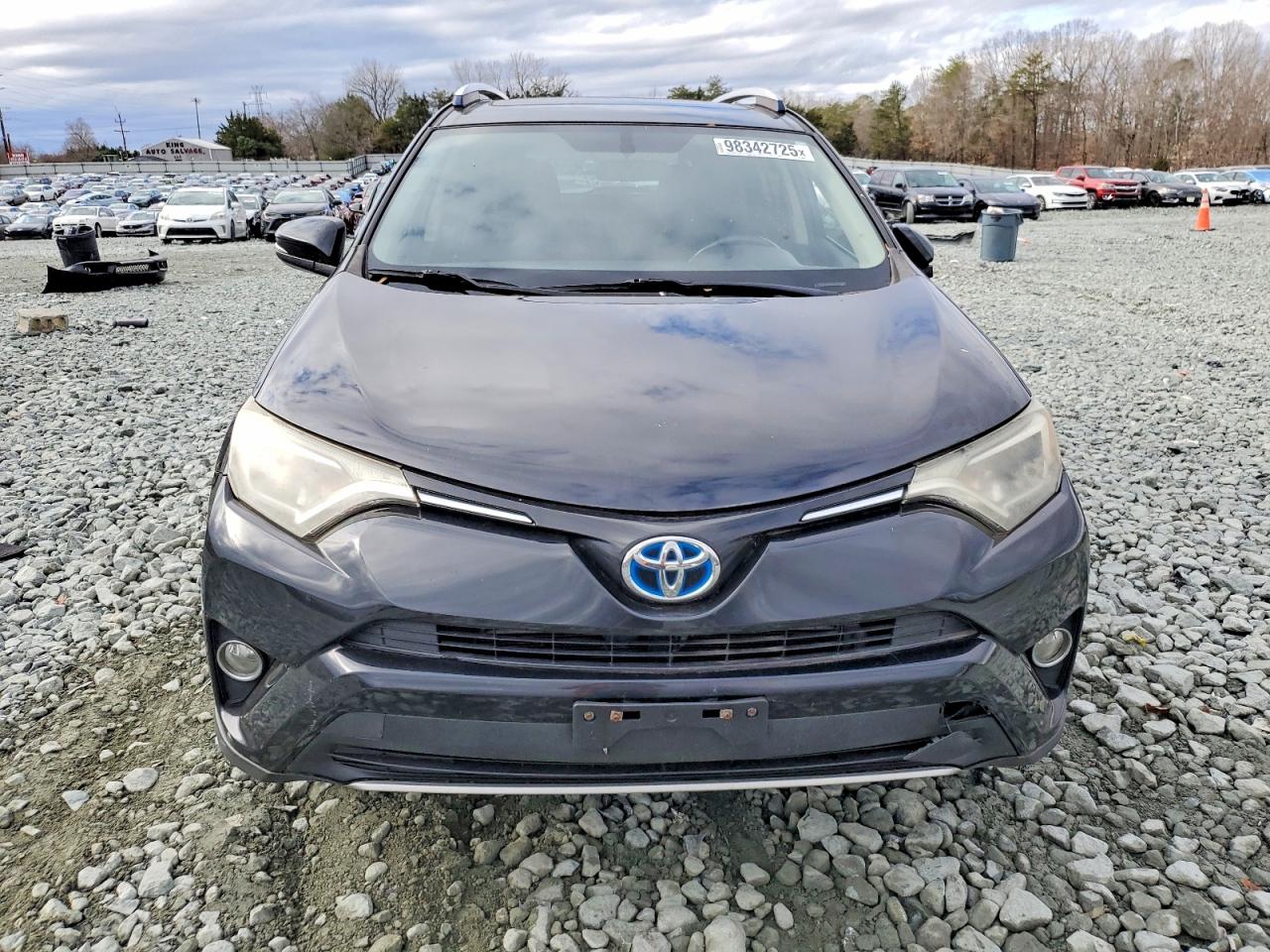 2016 TOYOTA RAV4 HV XLE photo 9
