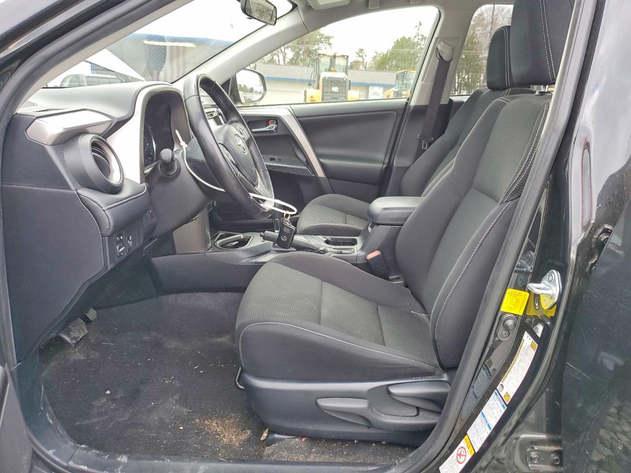 2016 TOYOTA RAV4 HV XLE photo 13