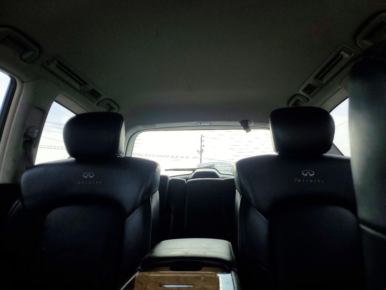 2013 INFINITI QX56 photo 10