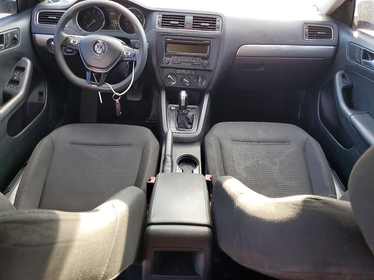 2015 VOLKSWAGEN JETTA SE photo 8