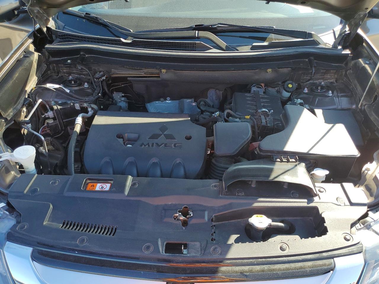 2018 MITSUBISHI OUTLANDER SE photo 12