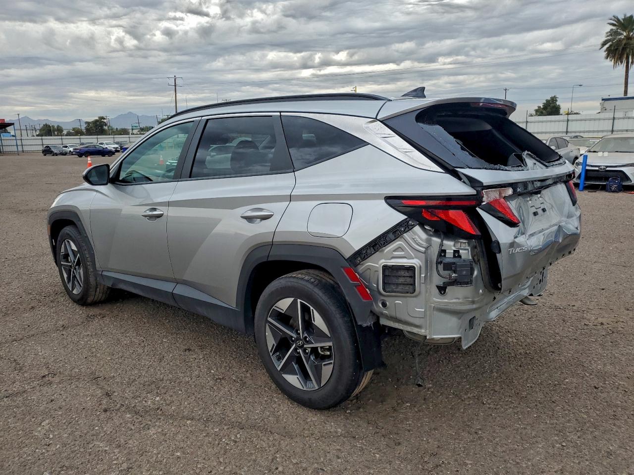 2025 HYUNDAI TUCSON SEL photo 2