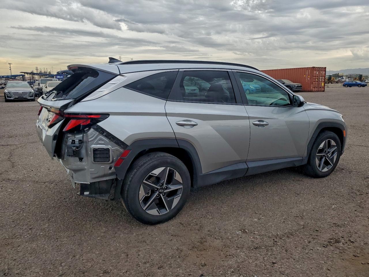 2025 HYUNDAI TUCSON SEL photo 3