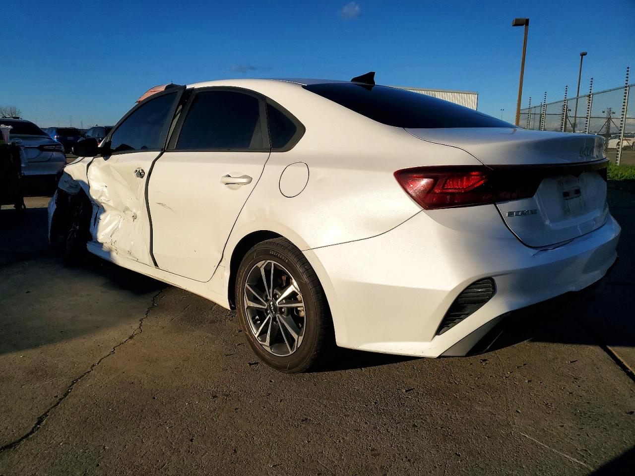 2023 KIA FORTE LX photo 2