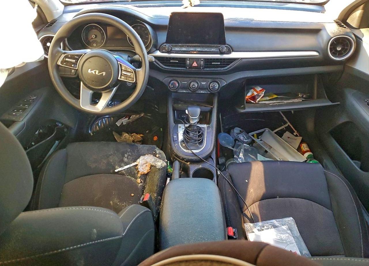 2023 KIA FORTE LX photo 8
