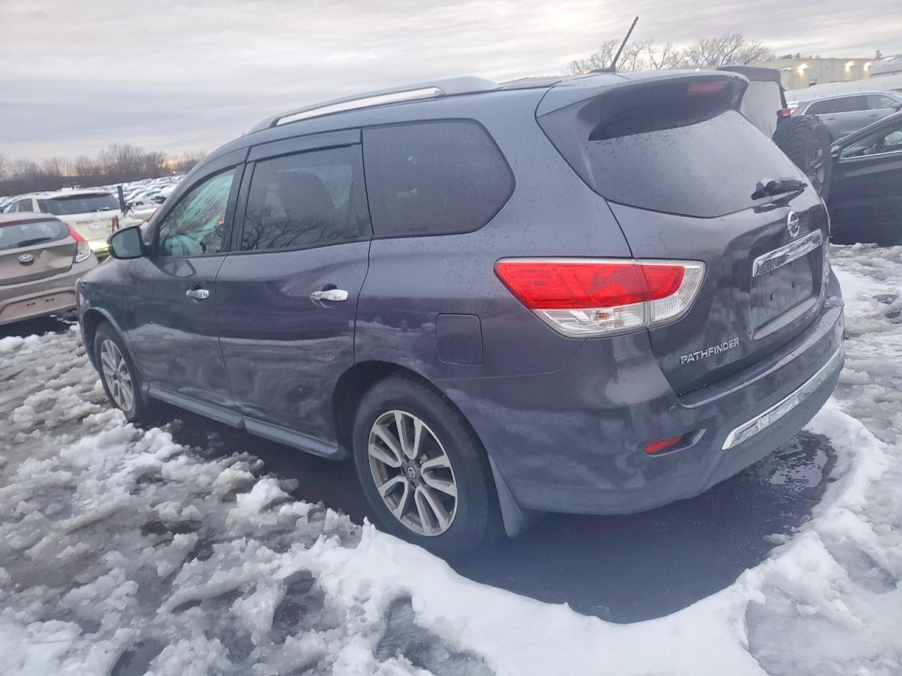 2013 NISSAN PATHFINDER S photo 2