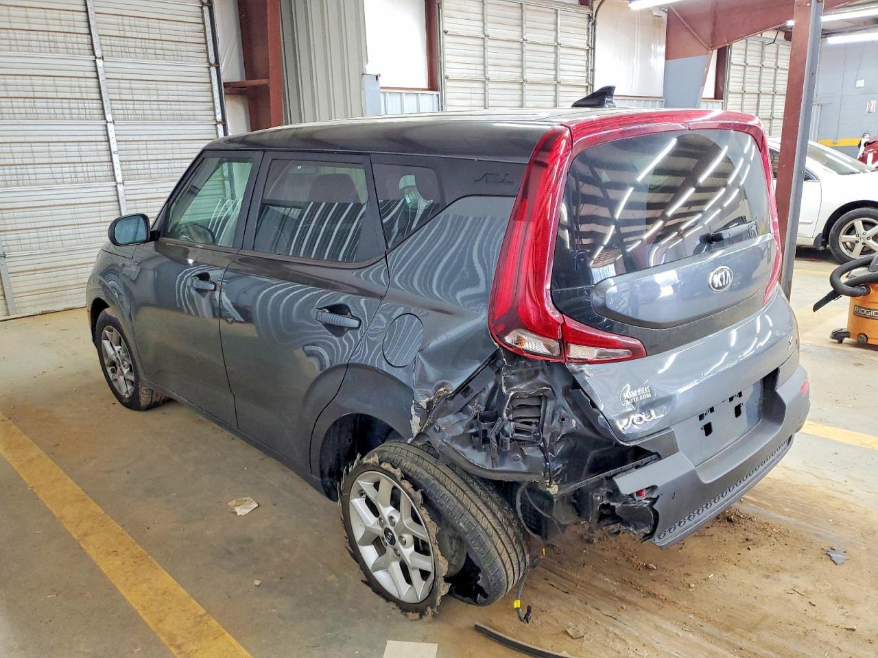2021 KIA SOUL LX photo 2