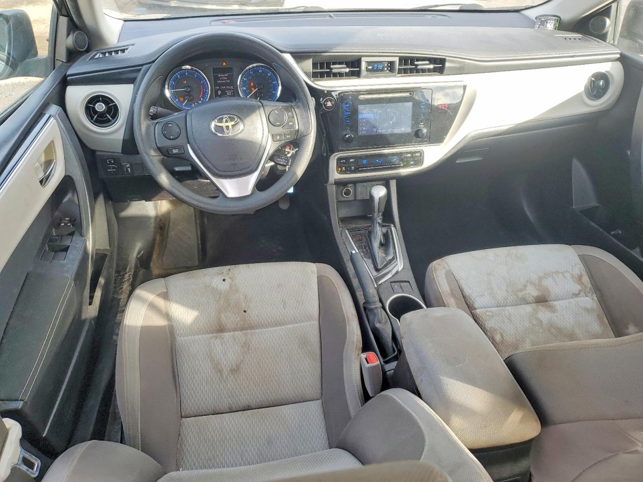 2018 TOYOTA COROLLA L photo 8