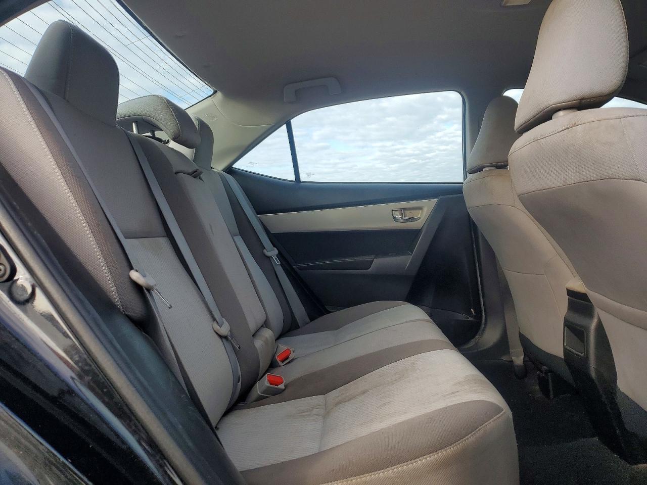 2018 TOYOTA COROLLA L photo 10