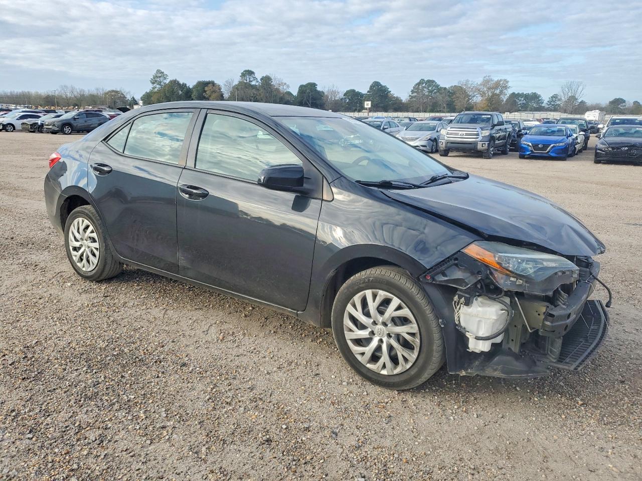 2018 TOYOTA COROLLA L photo 4