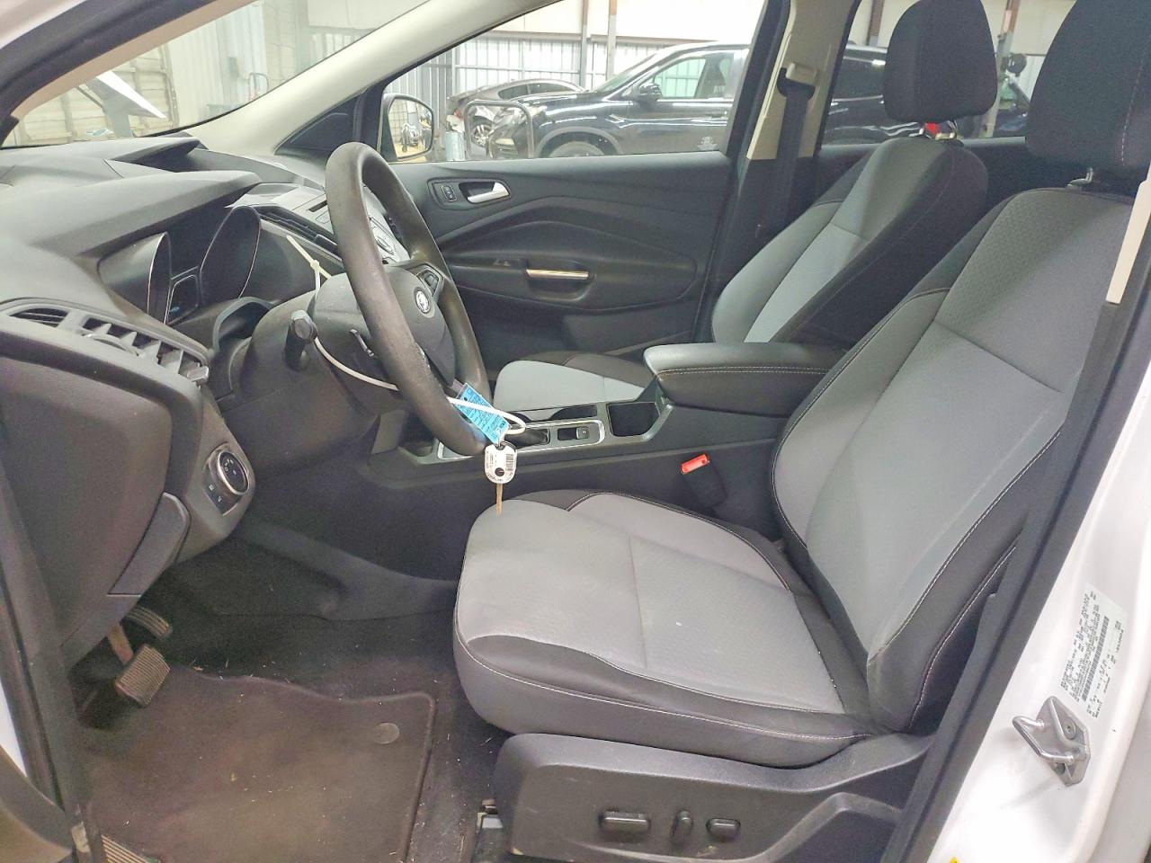 2017 FORD ESCAPE SE photo 7
