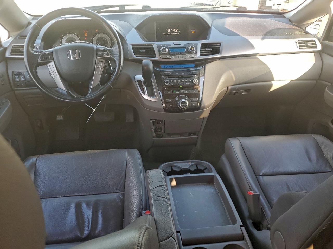 2012 HONDA ODYSSEY TOURING photo 8