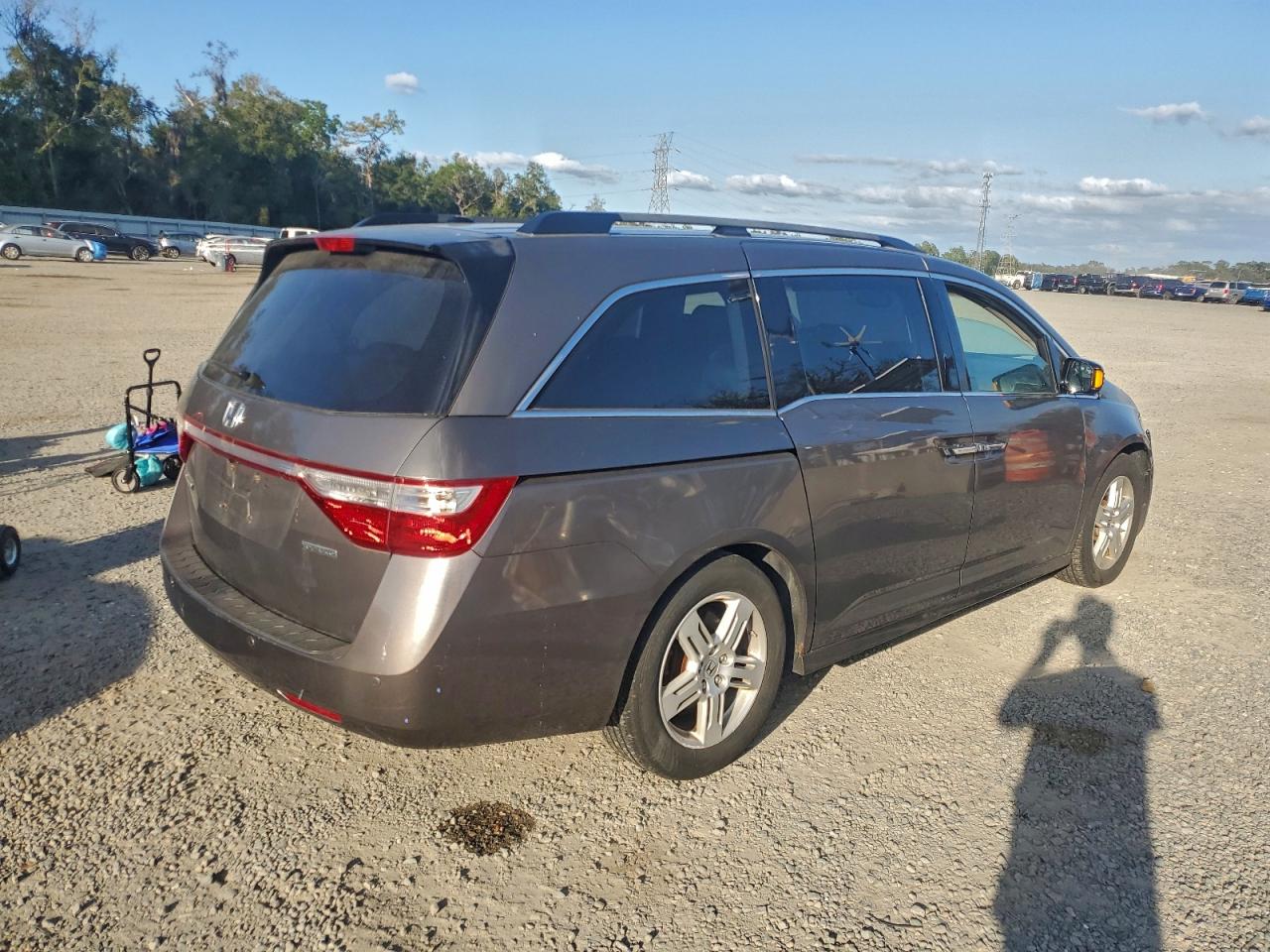2012 HONDA ODYSSEY TOURING photo 3