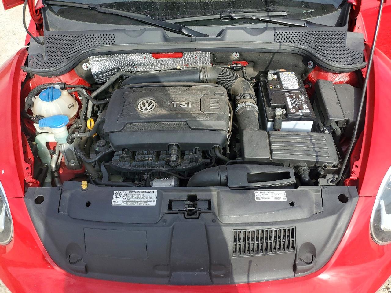 2016 VOLKSWAGEN BEETLE S/SE photo 11
