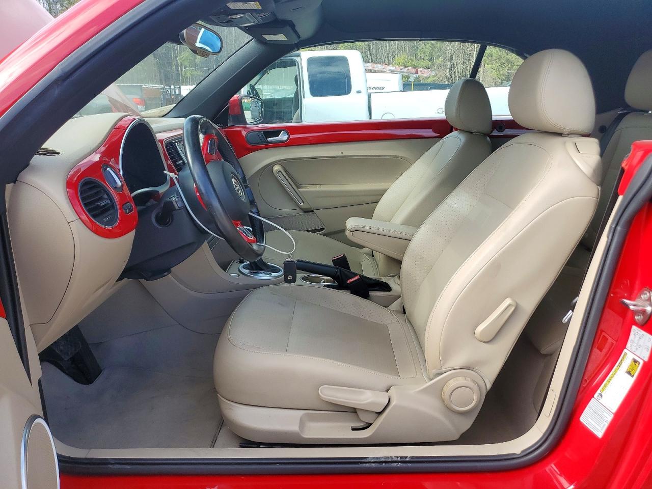 2016 VOLKSWAGEN BEETLE S/SE photo 7