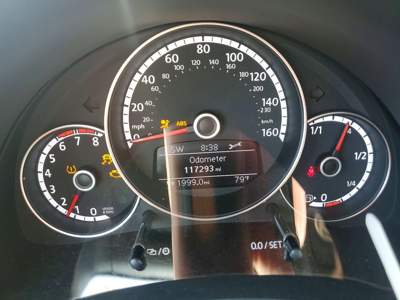 2016 VOLKSWAGEN BEETLE S/SE photo 9