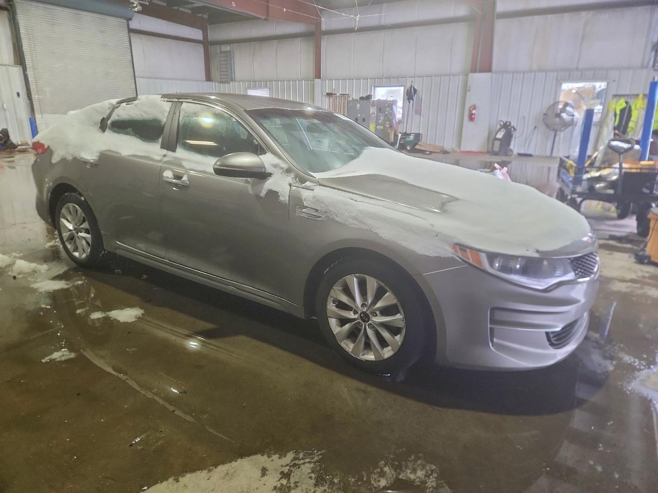 2018 KIA OPTIMA LX photo 4