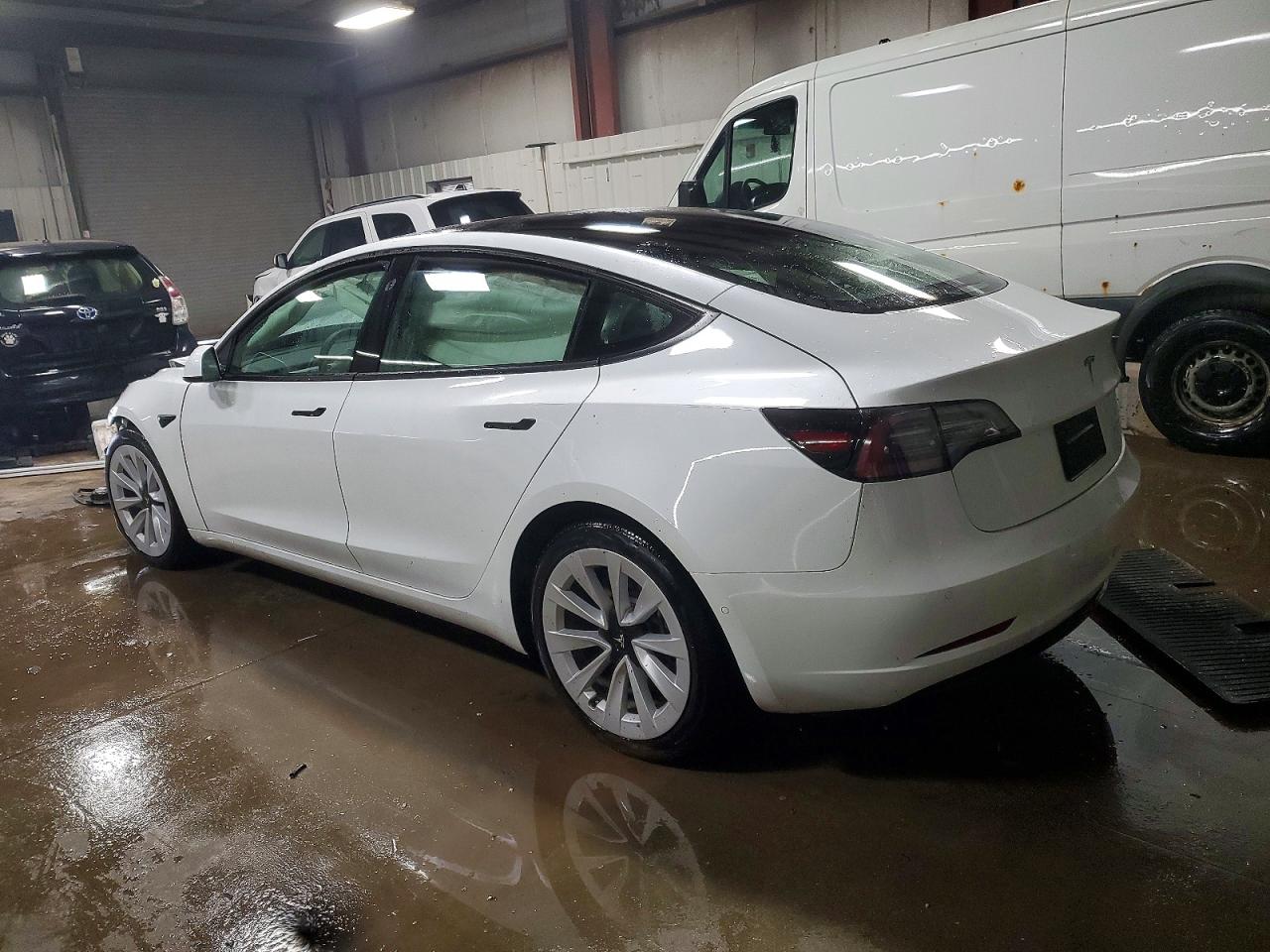 2022 TESLA MODEL 3 photo 2