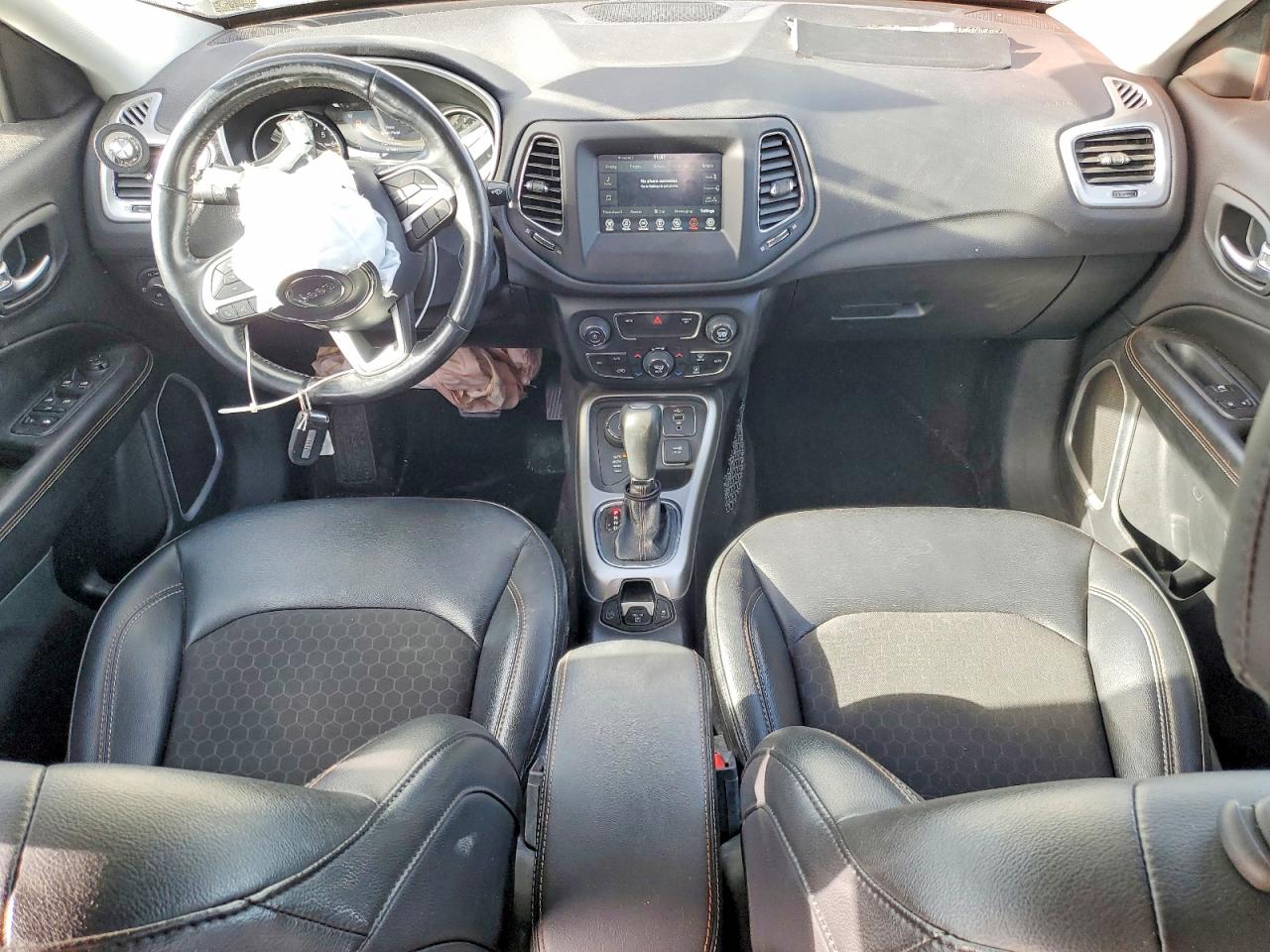 2019 JEEP COMPASS LATITUDE photo 8