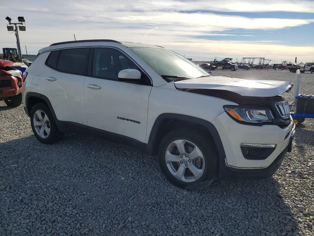 2019 JEEP COMPASS LATITUDE photo 4