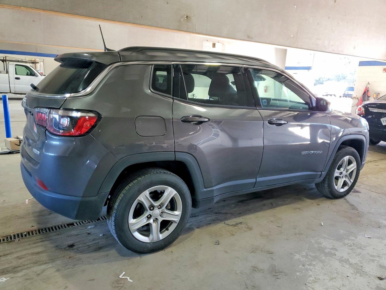 2024 JEEP COMPASS LATITUDE photo 3