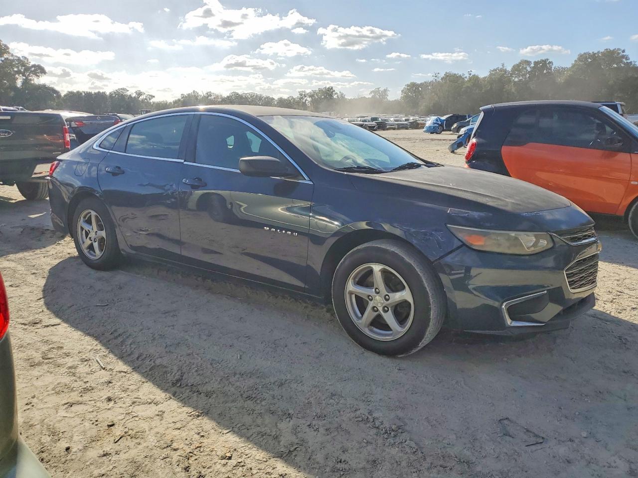 2017 CHEVROLET MALIBU LS photo 4