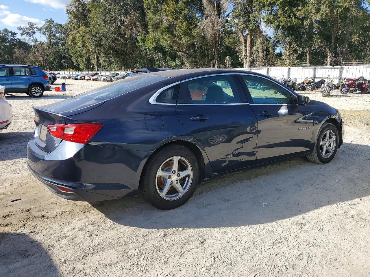2017 CHEVROLET MALIBU LS photo 3