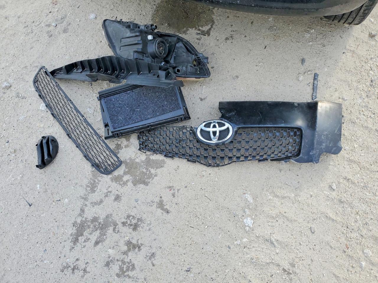 2008 TOYOTA YARIS photo 12