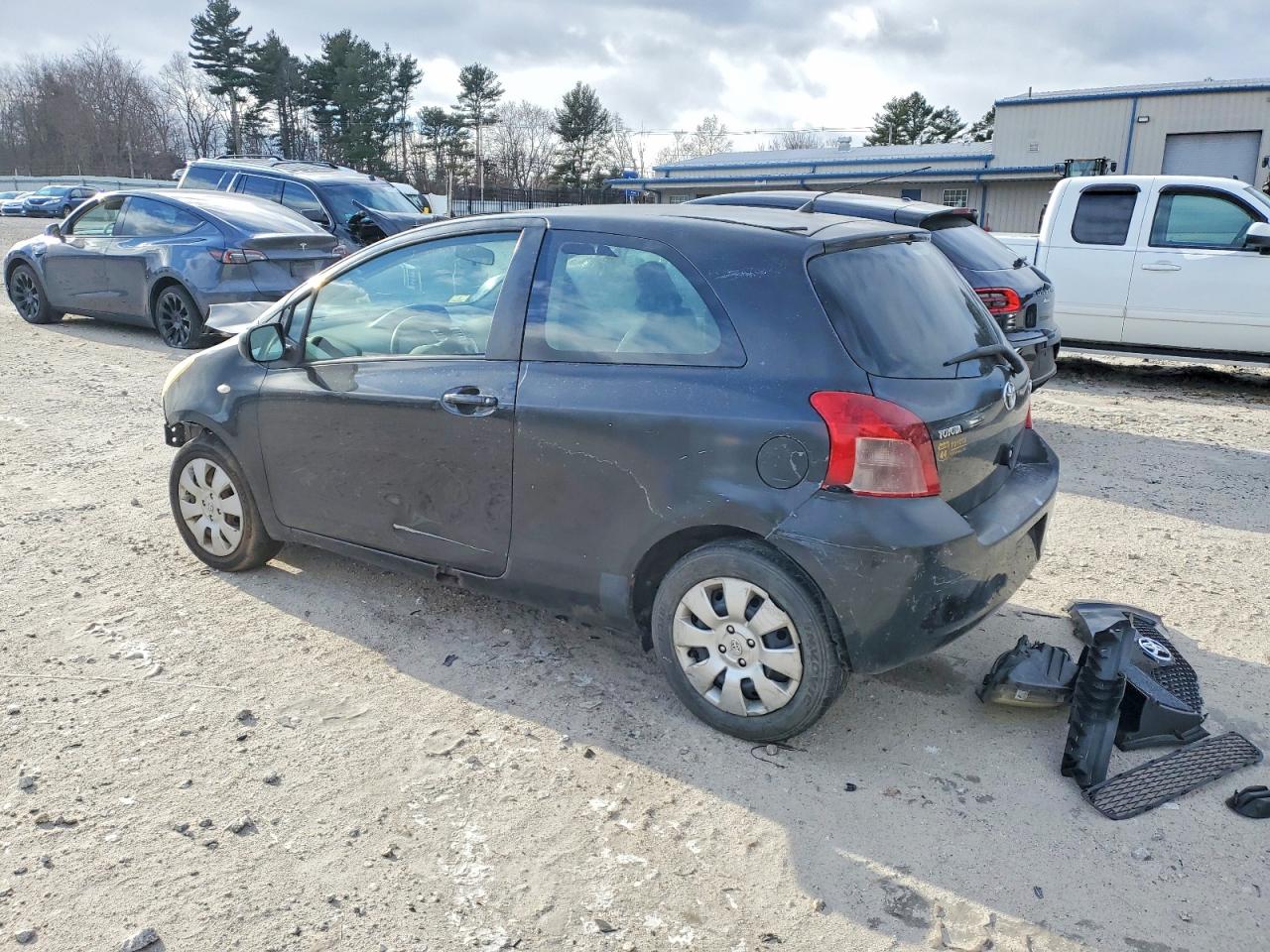 2008 TOYOTA YARIS photo 2
