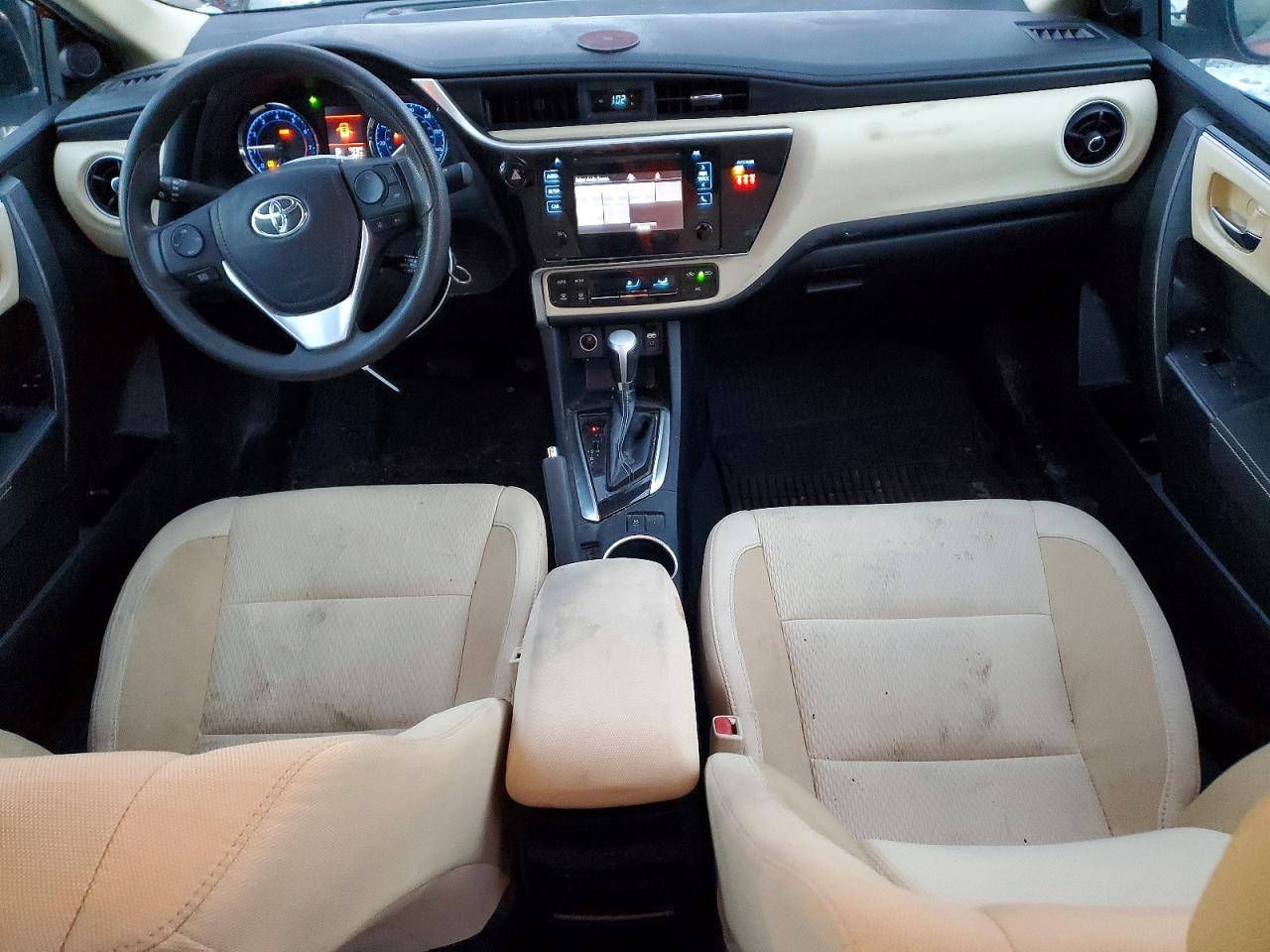 2018 TOYOTA COROLLA L photo 15