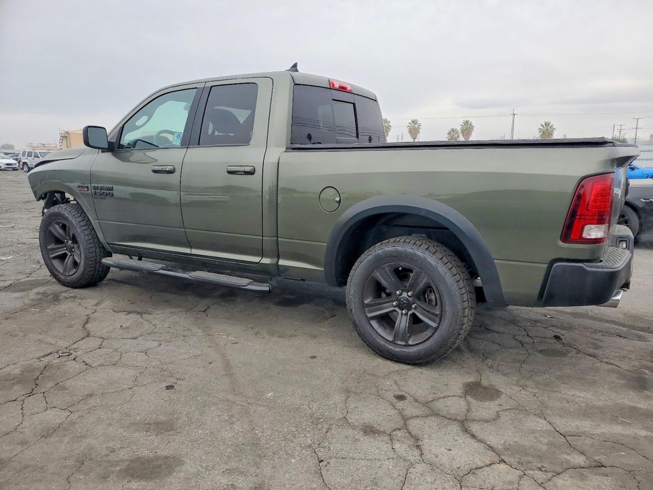 2021 RAM 1500 CLASSIC SLT photo 2