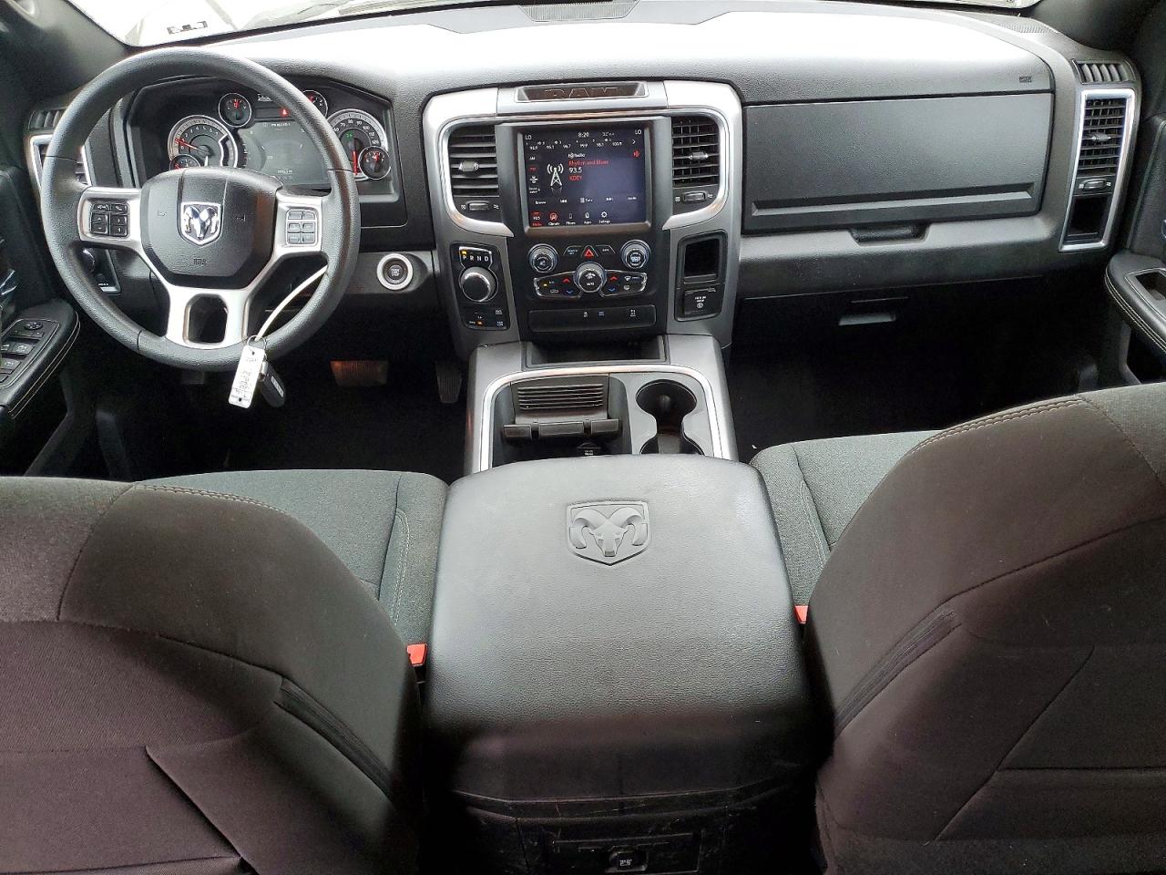2021 RAM 1500 CLASSIC SLT photo 8