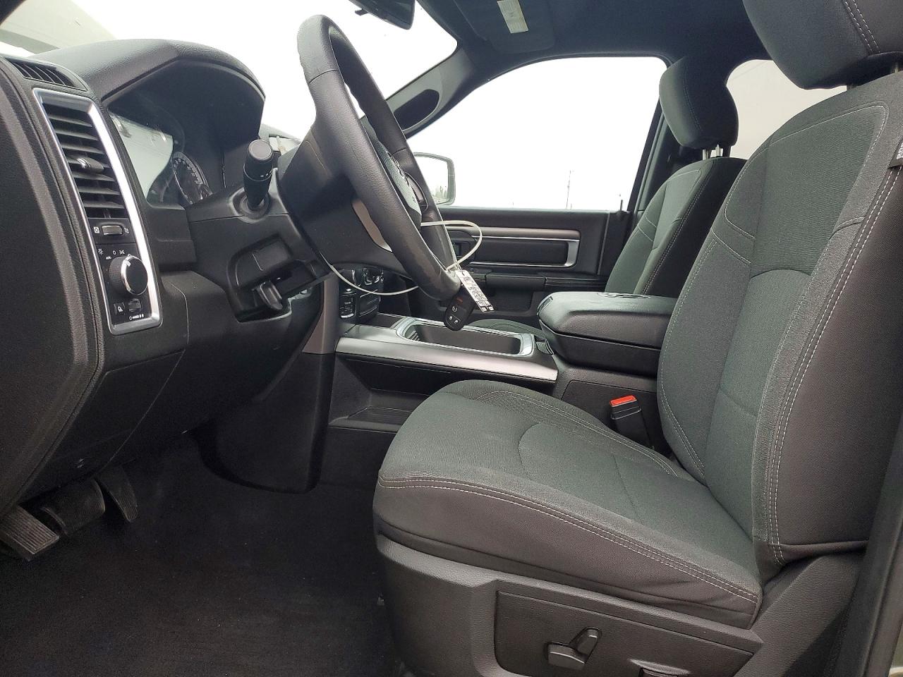 2021 RAM 1500 CLASSIC SLT photo 7