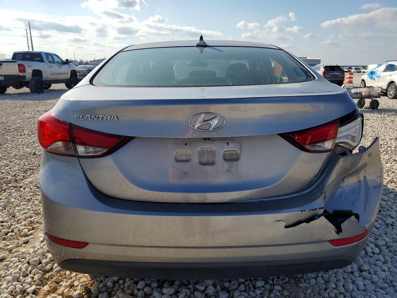 2015 HYUNDAI ELANTRA SE photo 6