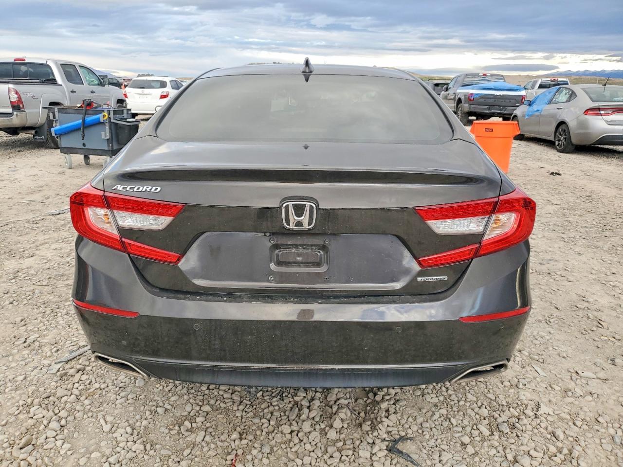 2018 HONDA ACCORD TOURING photo 11